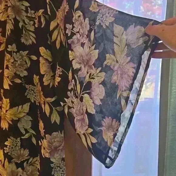 Polyester Flower Printed Kimono - Picture 5 of 7